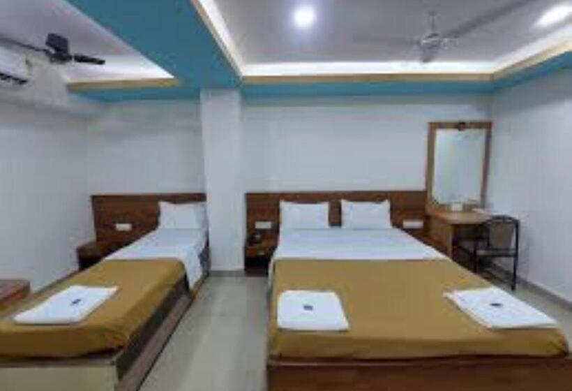 فندق Z Square Bicholim Goa