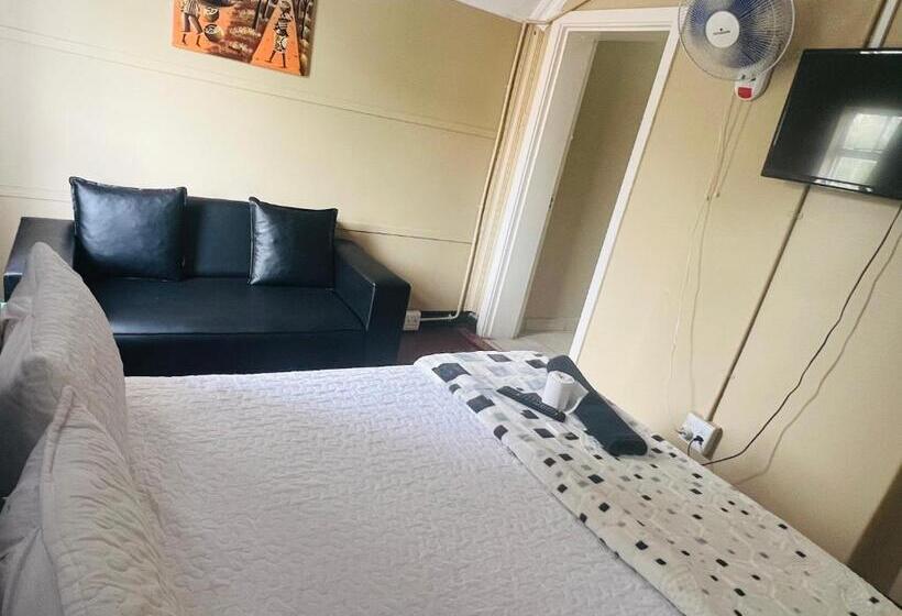 بنسيون Executive Guesthouse