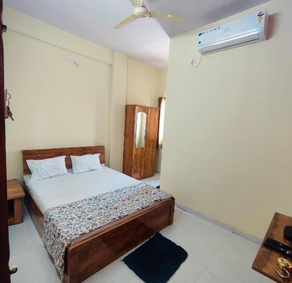 Пансион Raunak Guest House
