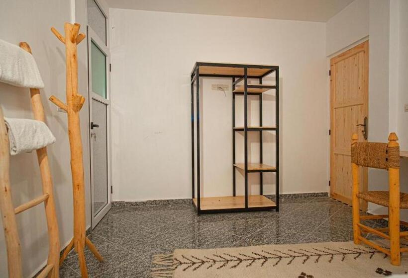 هاستل Paddle Out Morocco