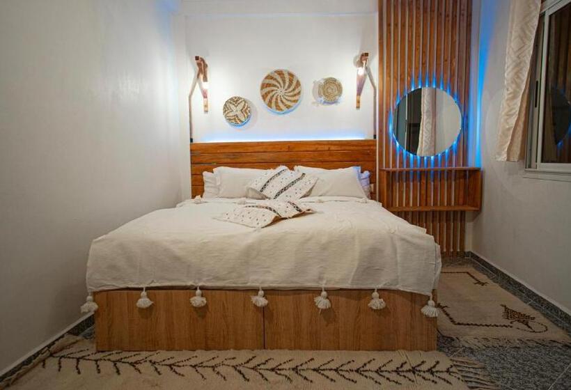 هاستل Paddle Out Morocco