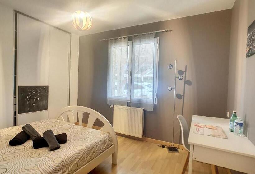 住宿加早餐  Les Goujatoux Chambre Périgueux