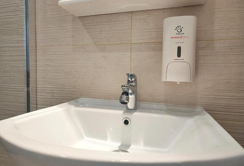 Velika Recepcija Cc Magnet