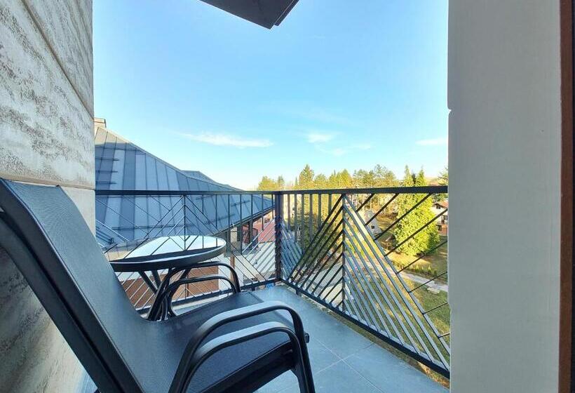 Velika Recepcija Cc Magnet