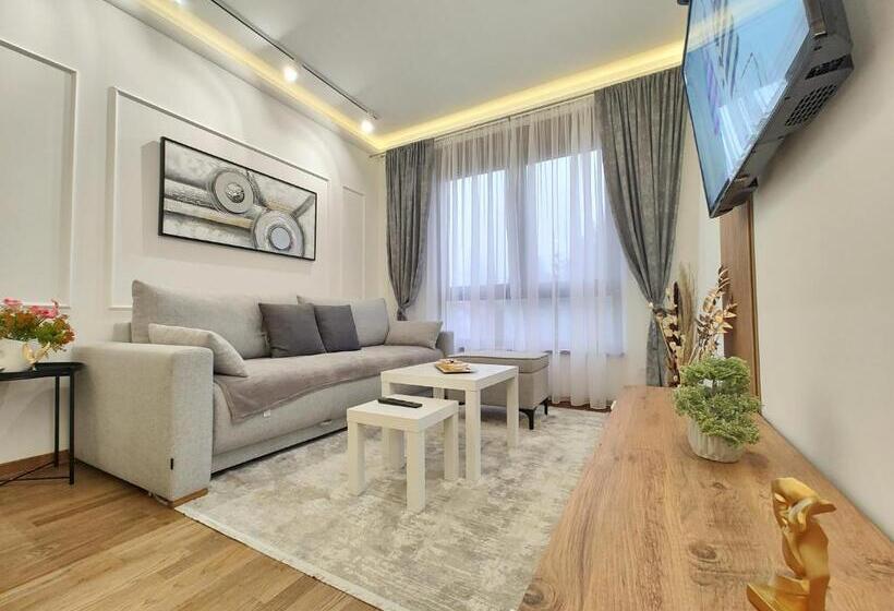 Velika Recepcija Cc Magnet