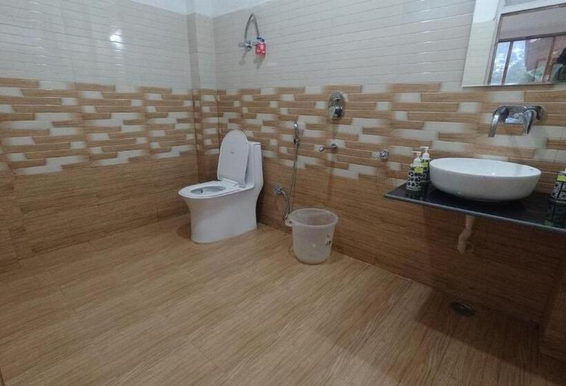 Отель Dev Inn With Heated Room And Scenic Balcony