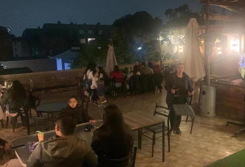 هتل Hostal El Raco