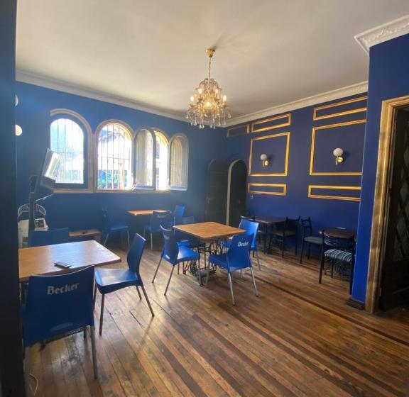 هتل Hostal El Raco