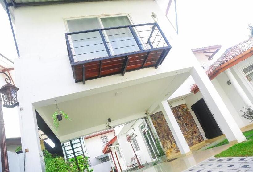 酒店 La Villa Katunayake