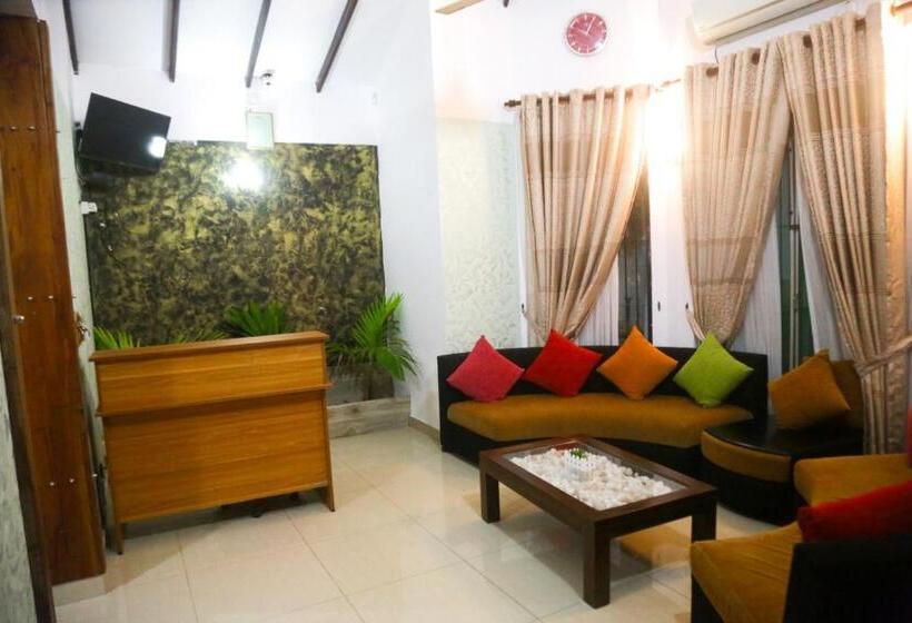 酒店 La Villa Katunayake