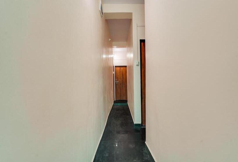 호텔 Oyo Anand Lodging & Restaurant