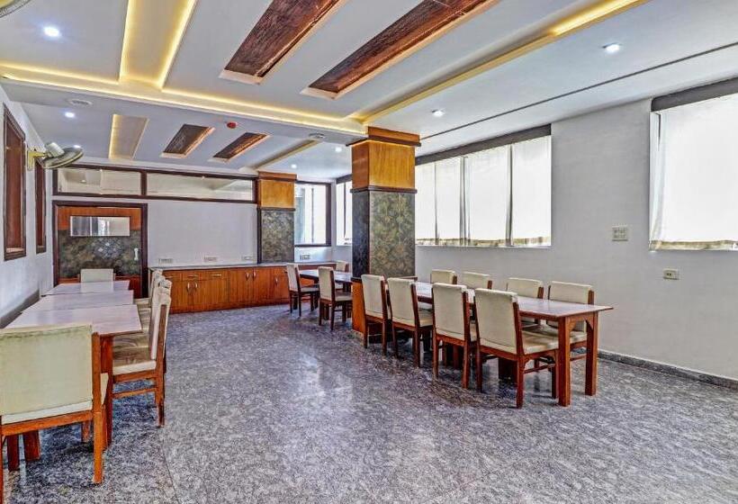 Отель Premium Lime Tree