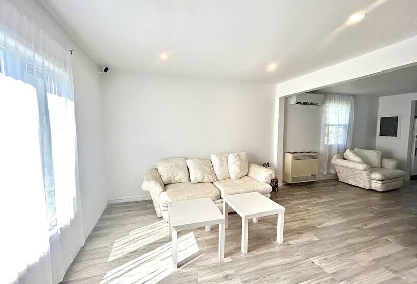 پانسیون Aubin Paradise Housing