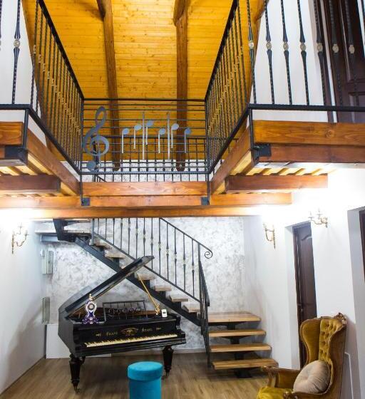 بنسيون Casa Cu Magnolii