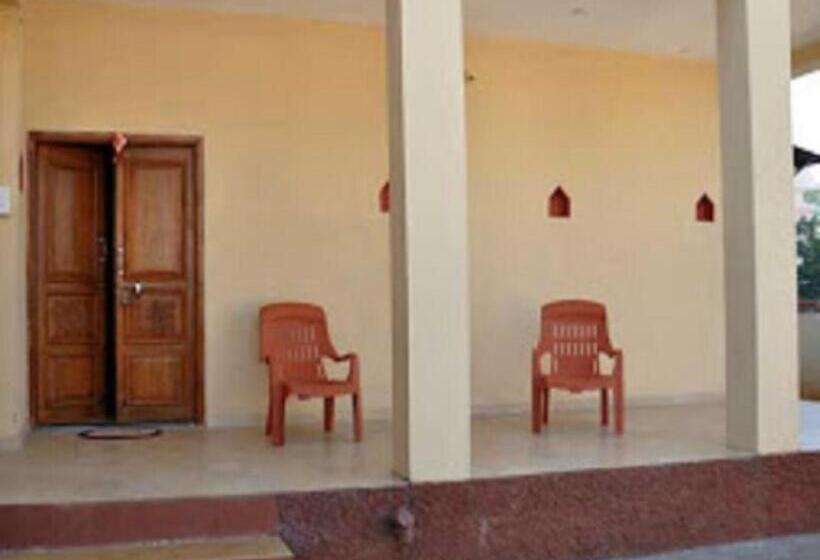 膳宿费 Mohiniraj Guest House, Nashik