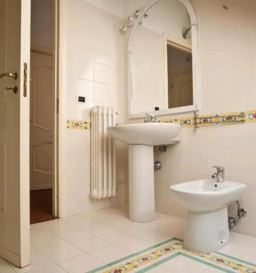 پانسیون Saint Patrick Guest House