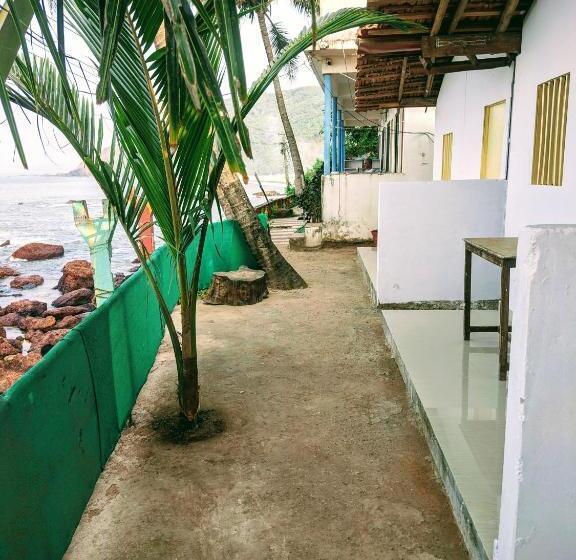 펜션 Shree Sai Beach Stay