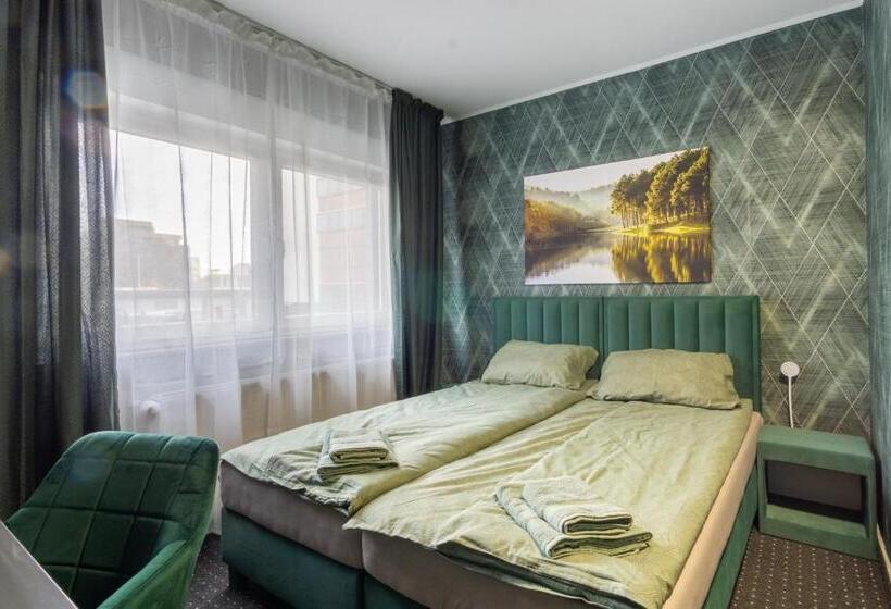 Bed And Breakfast 33