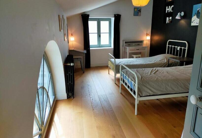 تختخواب و صبحانه La Suite 14