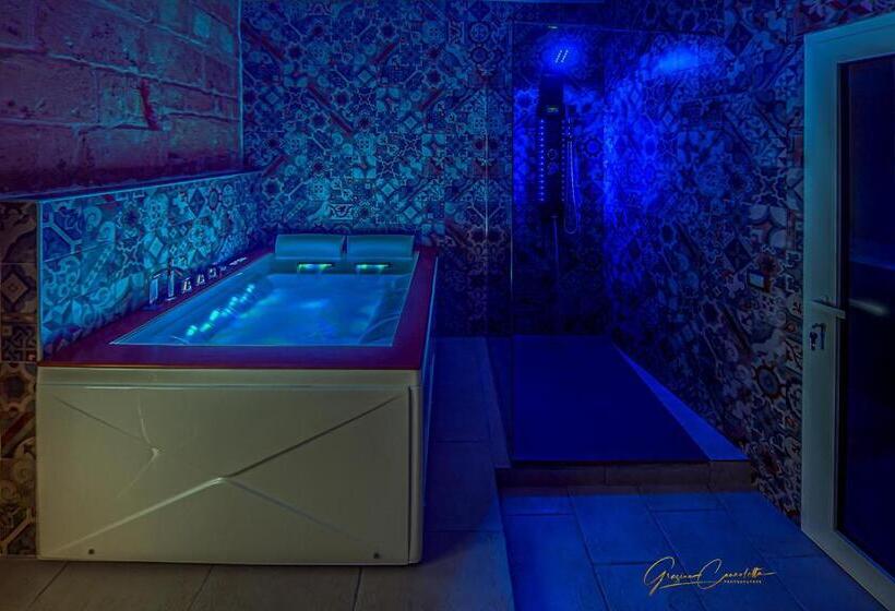 Bed and Breakfast Victoria Luxury Suite