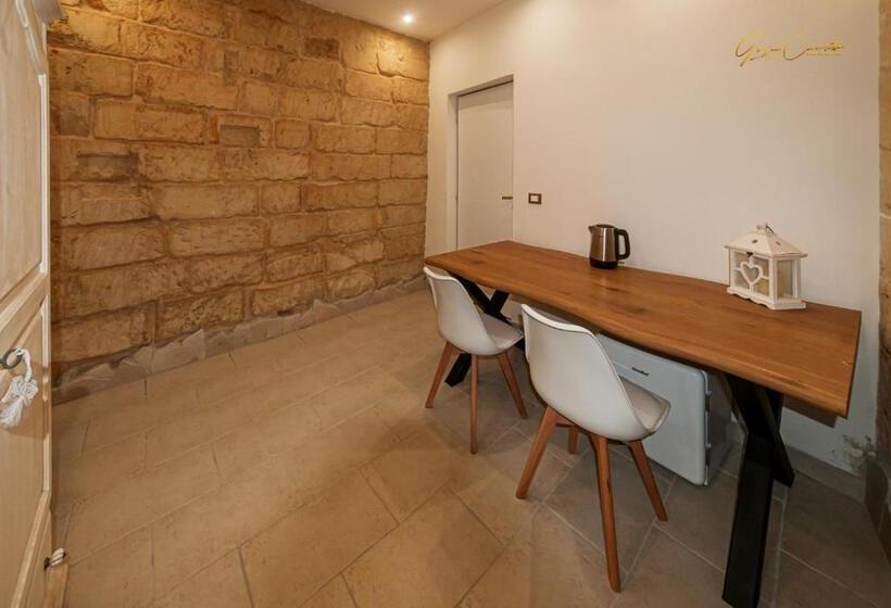 ベッドアンドブレックファースト Victoria Luxury Suite