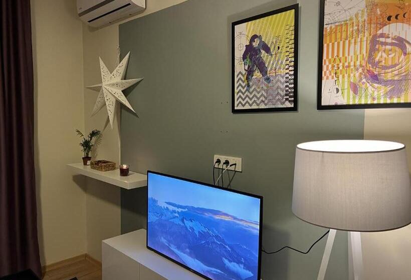 Roj Suite