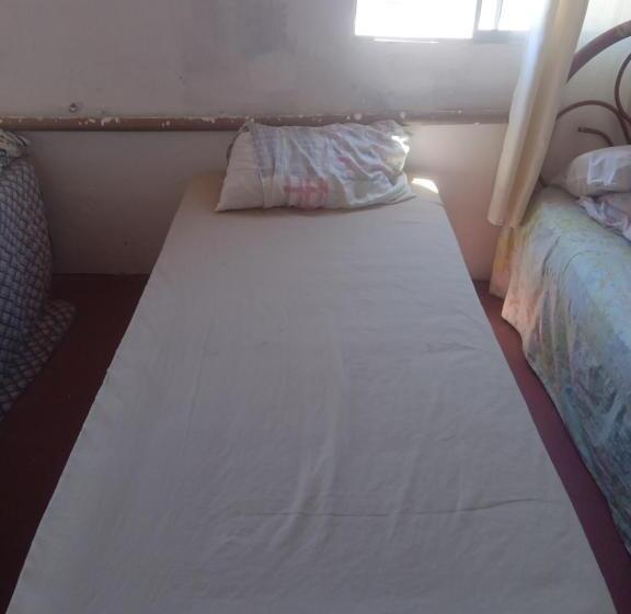 Hostel Leonardo