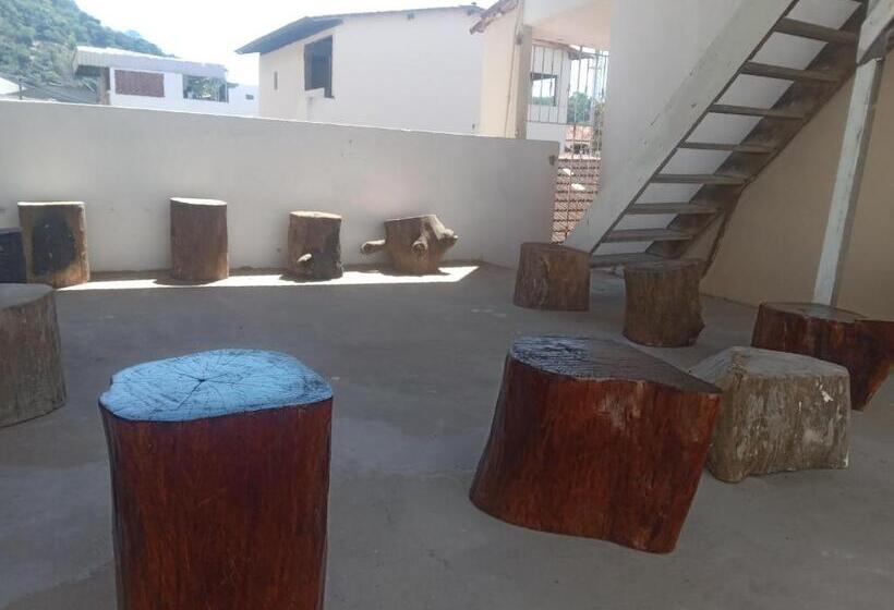 فندق Hostel Leonardo Cinco Estrelas