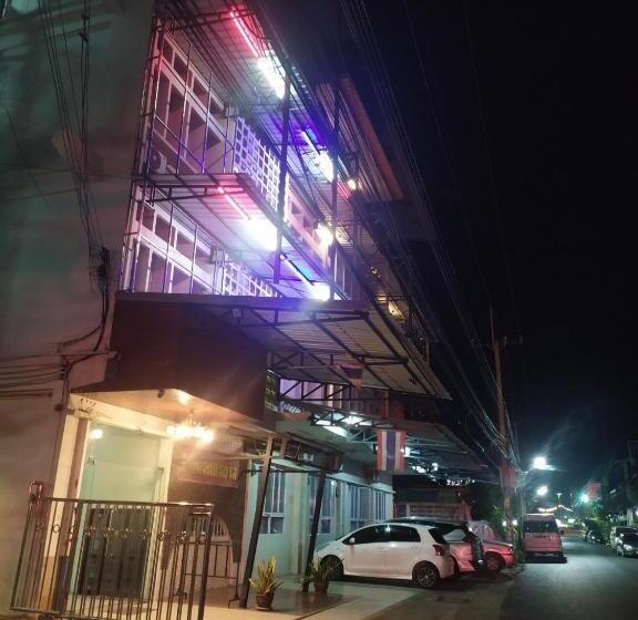 ホテル โรงแรมพรถวิล ศรีสะเกษ Sisaket Pontawin Budget Inn