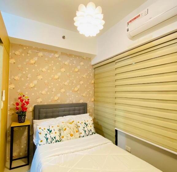 בית מלון כפרי Sm North Fern@grass Residences