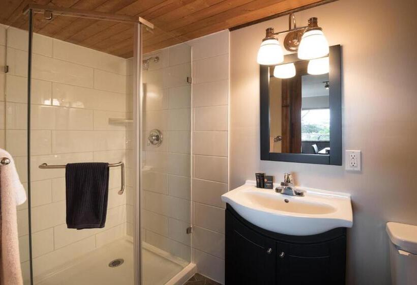 Page S Resort & Marina