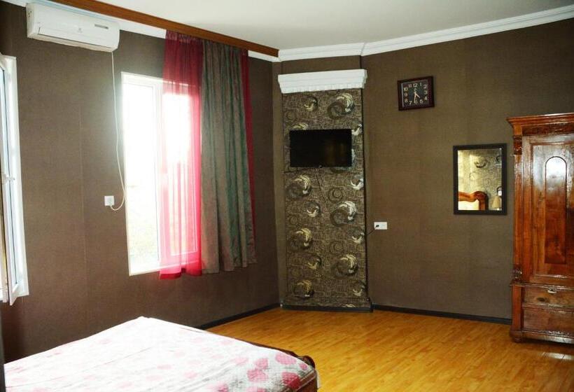 پانسیون Guesthouse Lasha