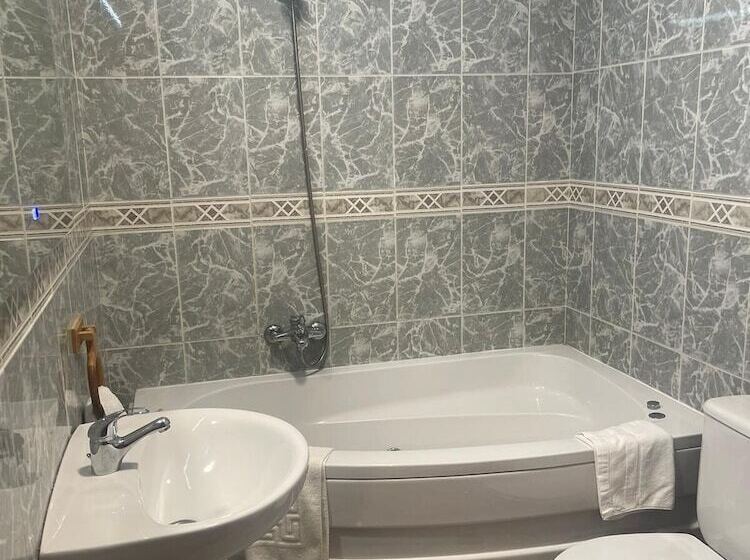 ペンション Hostal Julio Cesar