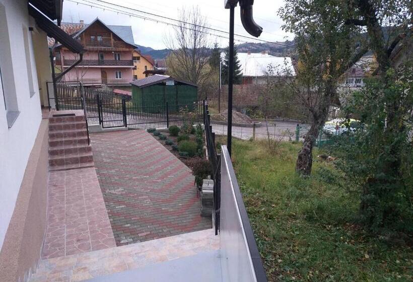 پانسیون Luxury Runk House