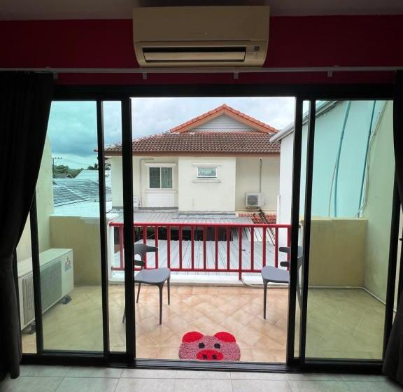 펜션 Petunya Phuket Guest House