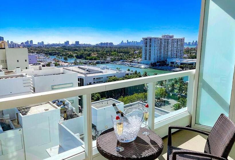 הוסטל Fontainebleau Resort Balcony W Ocean And City View