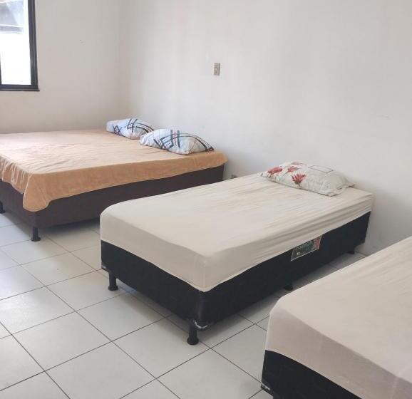 هاستل Pousada Family