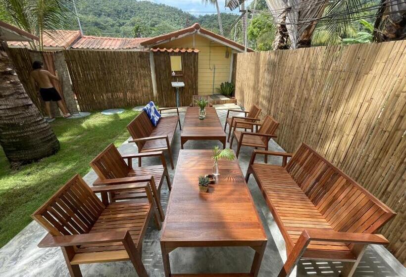 De Bra Hostel