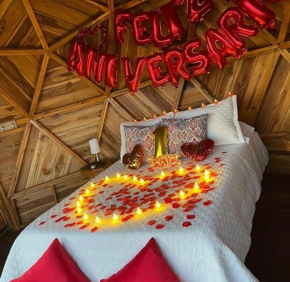 هتل کپسول Greeenlandomesa Amatista