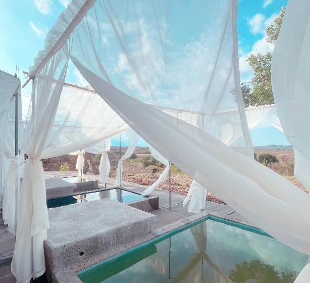 هتل Ebenezer Ecocamp