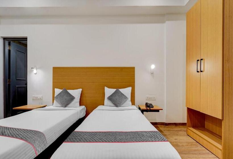 هتل Townhouse 1123 Four Season