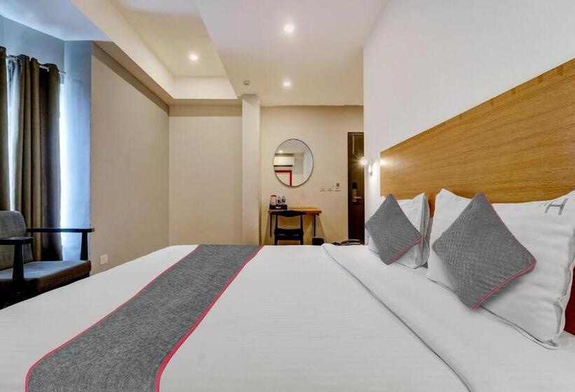 هتل Townhouse 1123 Four Season