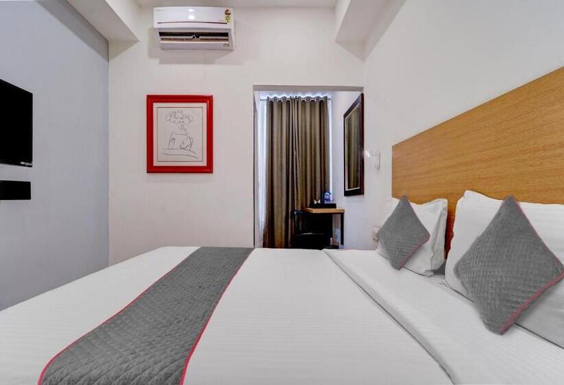 هتل Townhouse 1123 Four Season