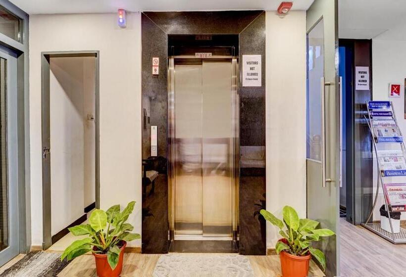 هتل Townhouse 1123 Four Season