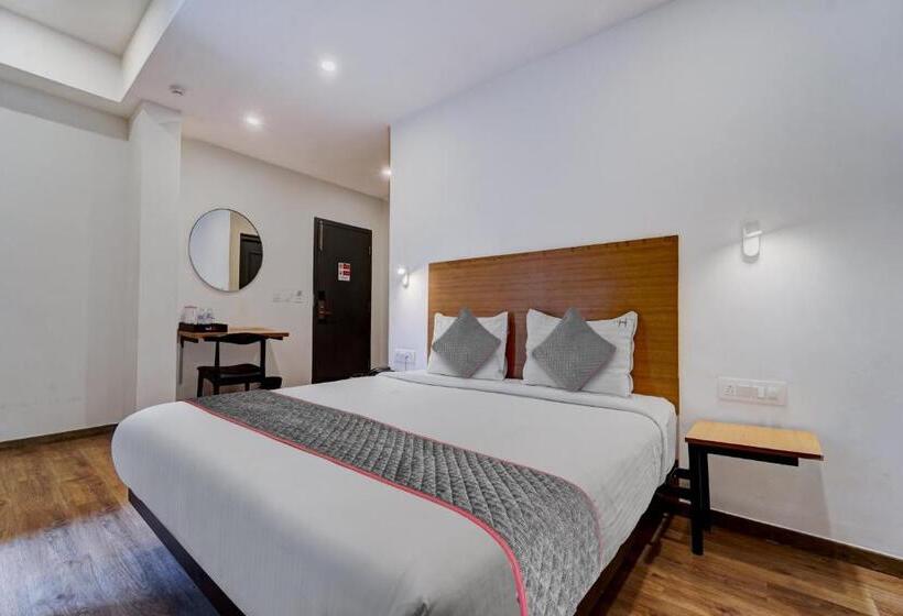 هتل Townhouse 1123 Four Season