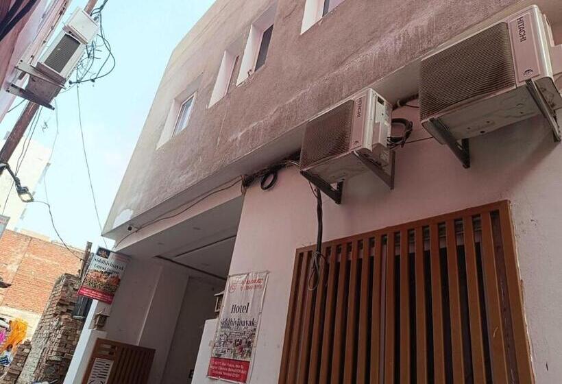 Hotel Oyo Flagship Siddhi Vinayak Guest House