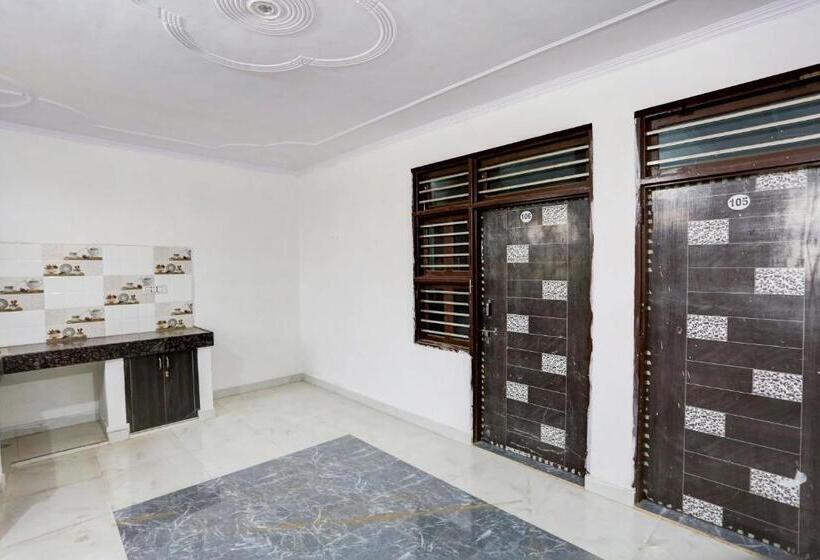فندق Oyo Jr Guest House