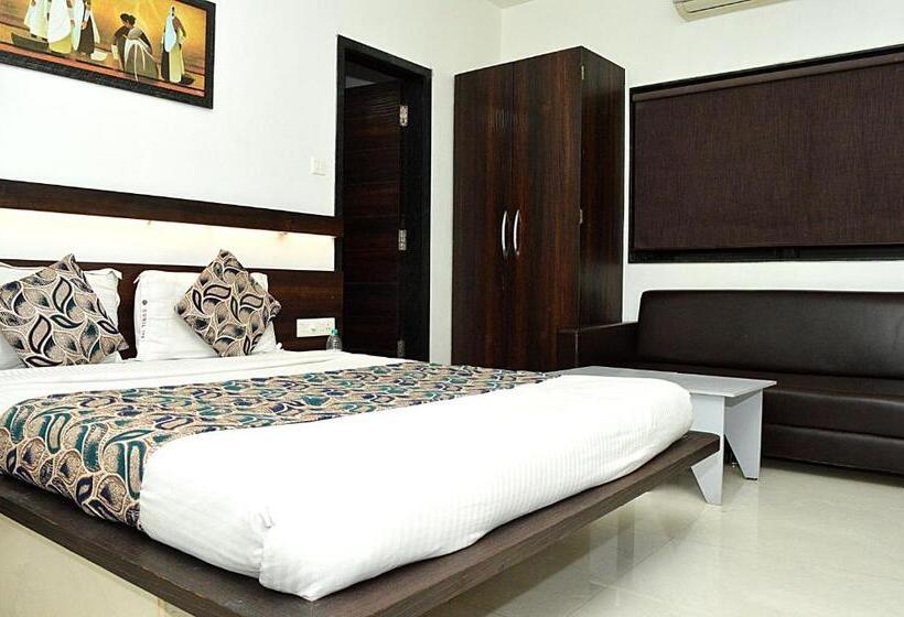 Отель Sunil Inn