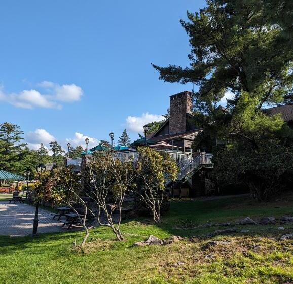 בית מלון כפרי The Lodge Luxury Resort At Lake Harmony