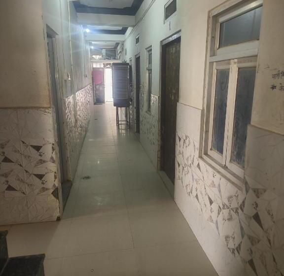 بنسيون Mateshwari Guest House